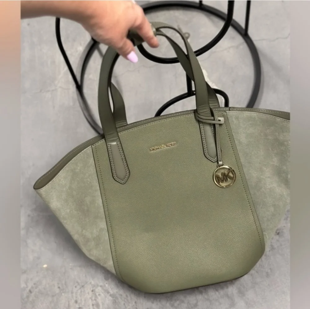 NWT TOTE MICHAEL KORS - Picture 1 of 6